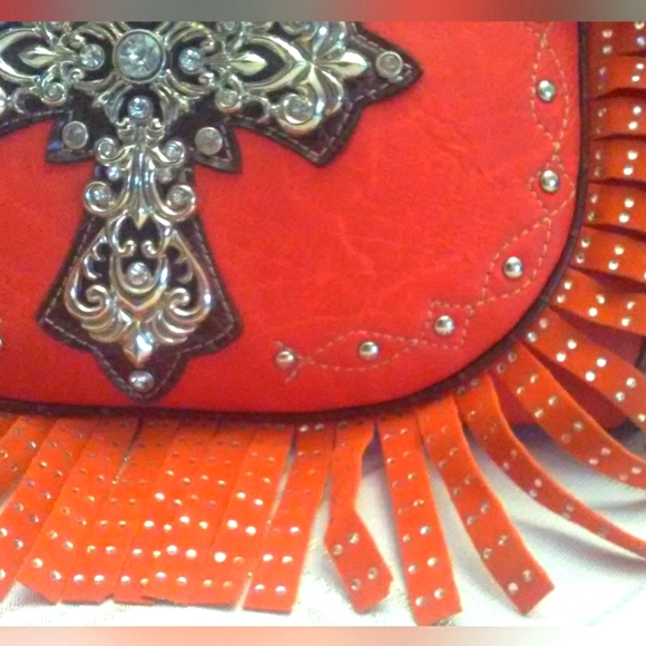 BNWT GORGEOUS HERITAGE WEST PURSE TANGERINE COLOR W/ FRINGE SILVER METALS - Picture 2 of 12